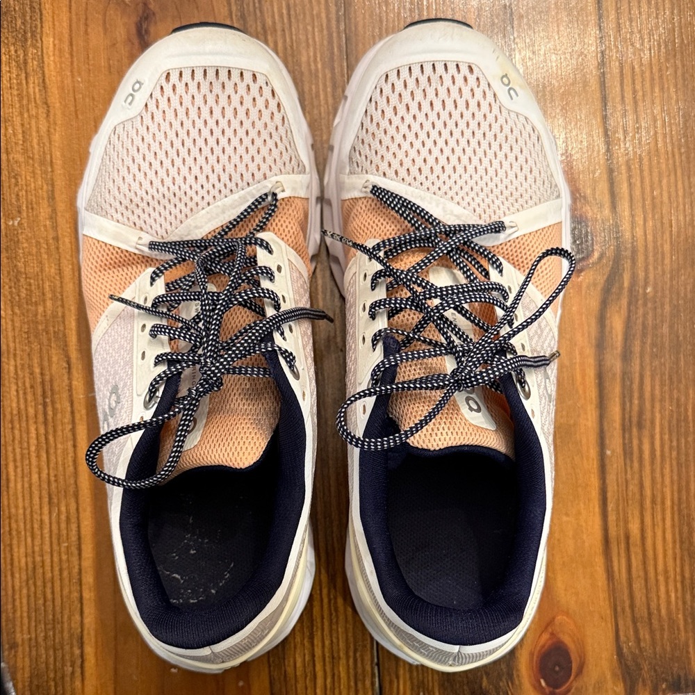 On Running Women’s Athletic Shoes - Cream and Navy